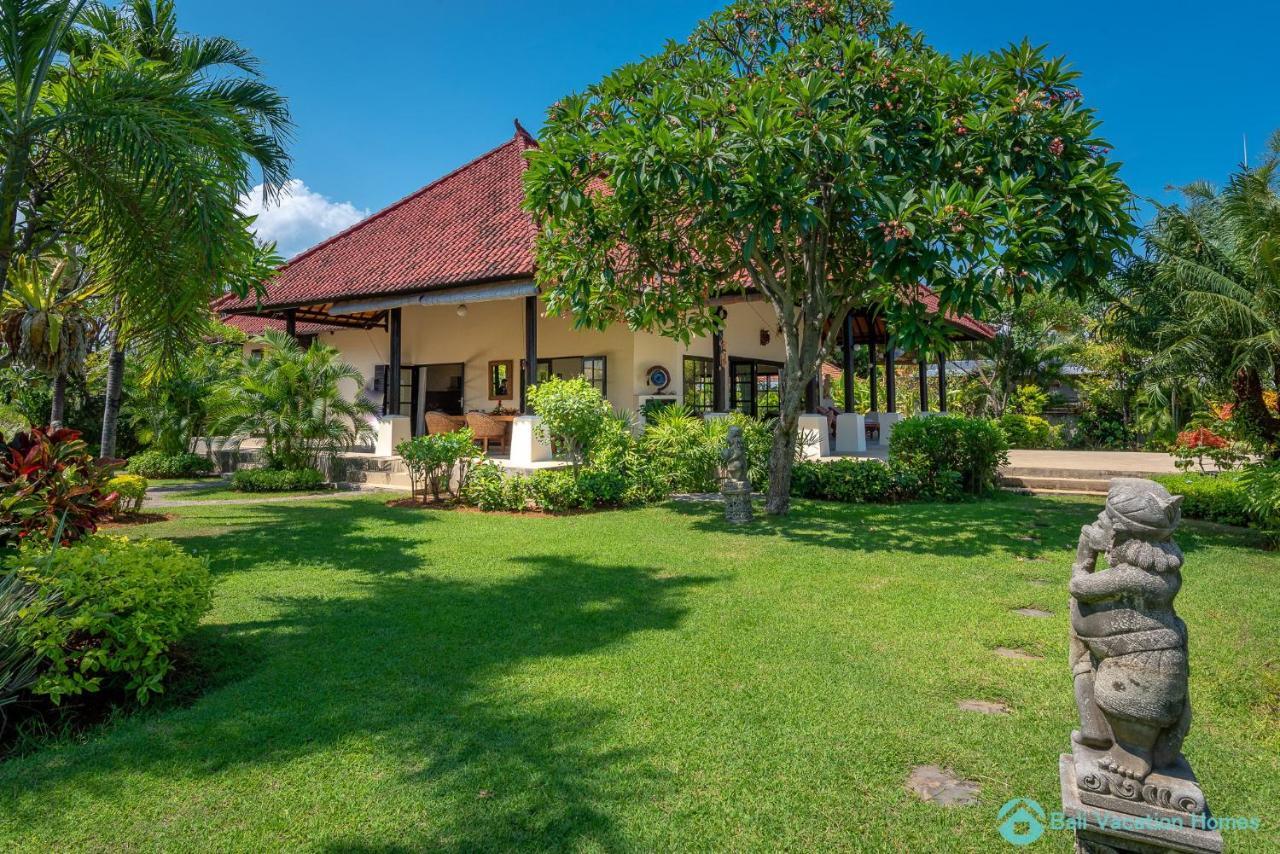 Villa Namaste - Beachfront At Lovina 10P, Pool, Bbq Banjar  外观 照片