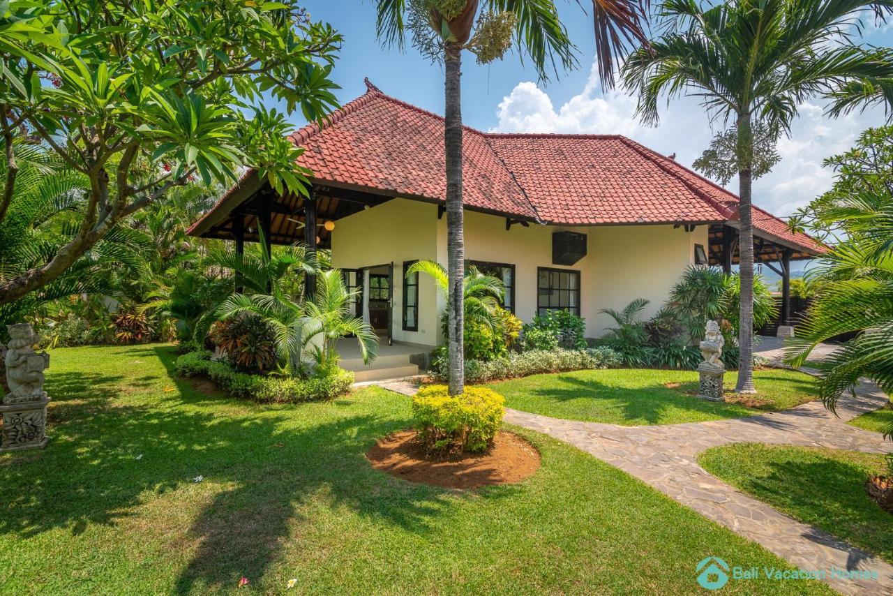 Villa Namaste - Beachfront At Lovina 10P, Pool, Bbq Banjar  外观 照片