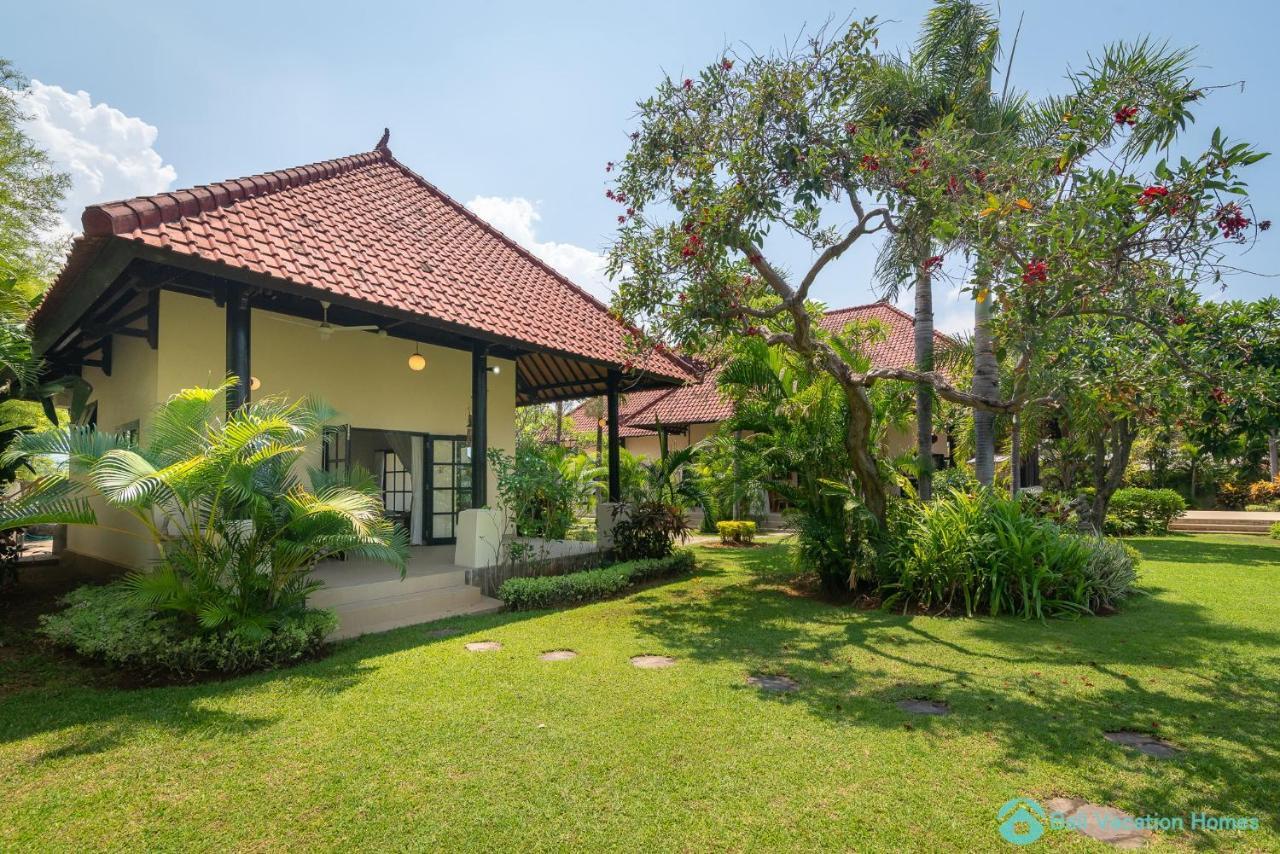 Villa Namaste - Beachfront At Lovina 10P, Pool, Bbq Banjar  外观 照片