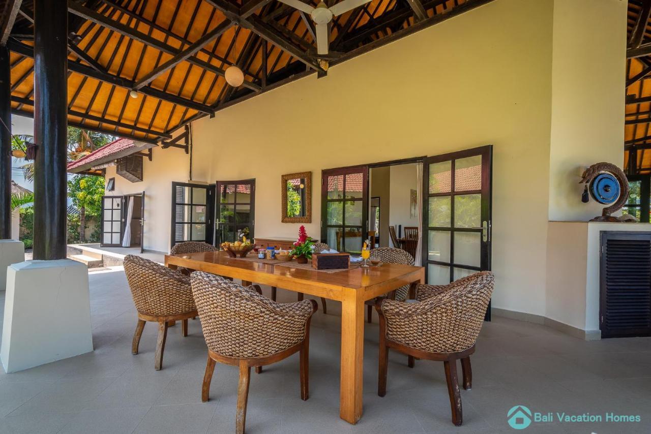 Villa Namaste - Beachfront At Lovina 10P, Pool, Bbq Banjar  外观 照片